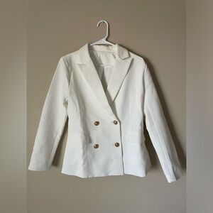 Oversized white double-breasted blazer with gold-tone buttons size small NWOT